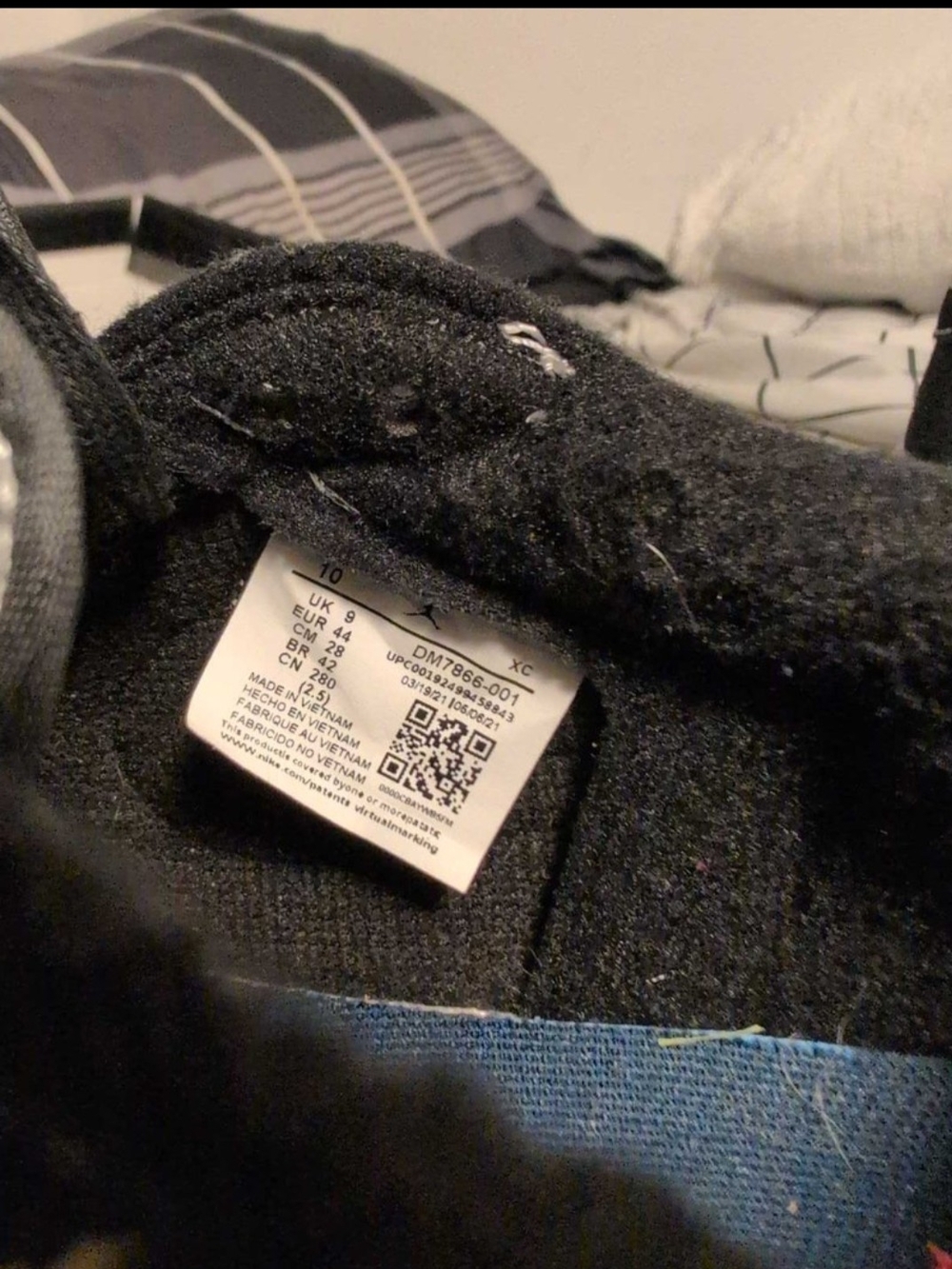 Men's Black Low-Top Casual Sneakers - Picture 8 of 10